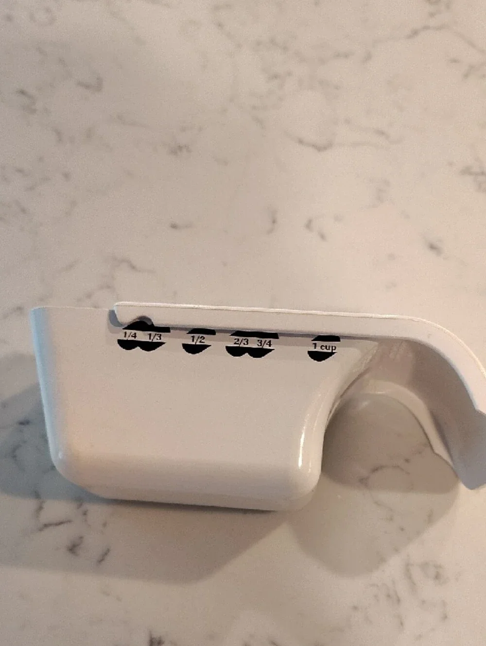 The Pampered Chef Measuring Cup